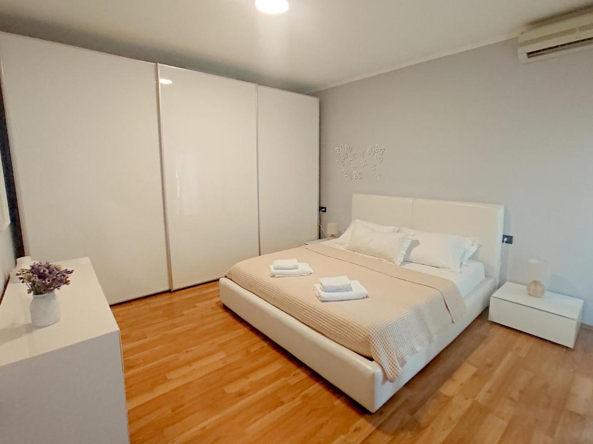 Boho Style In Center Of Tirana Apartman Kültér fotó